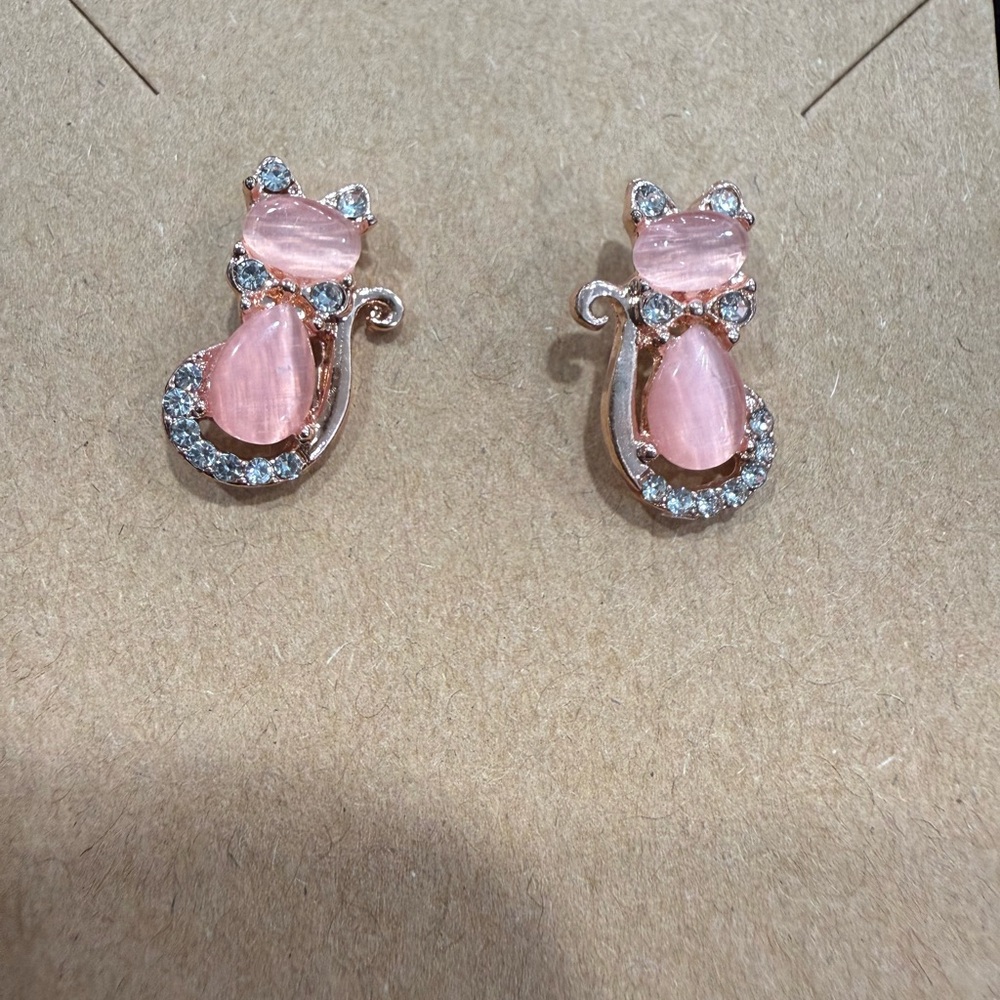 Elegant Pink Cat Fashion Earrings